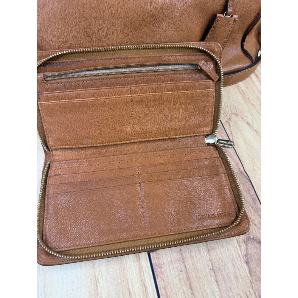 Michael Kors Hamilton Tan Leather Tote Bag and Matching Wallet Set Gold Hardware - Picture 13 of 16